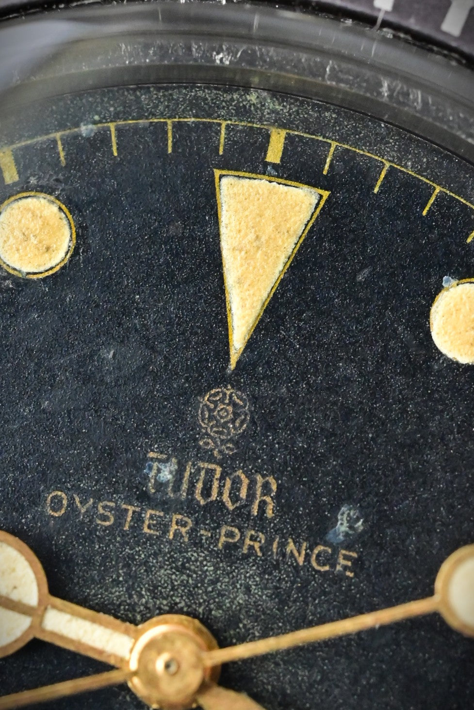 TUDOR Submariner gilt chapter ring "PCG" Ref. 7928