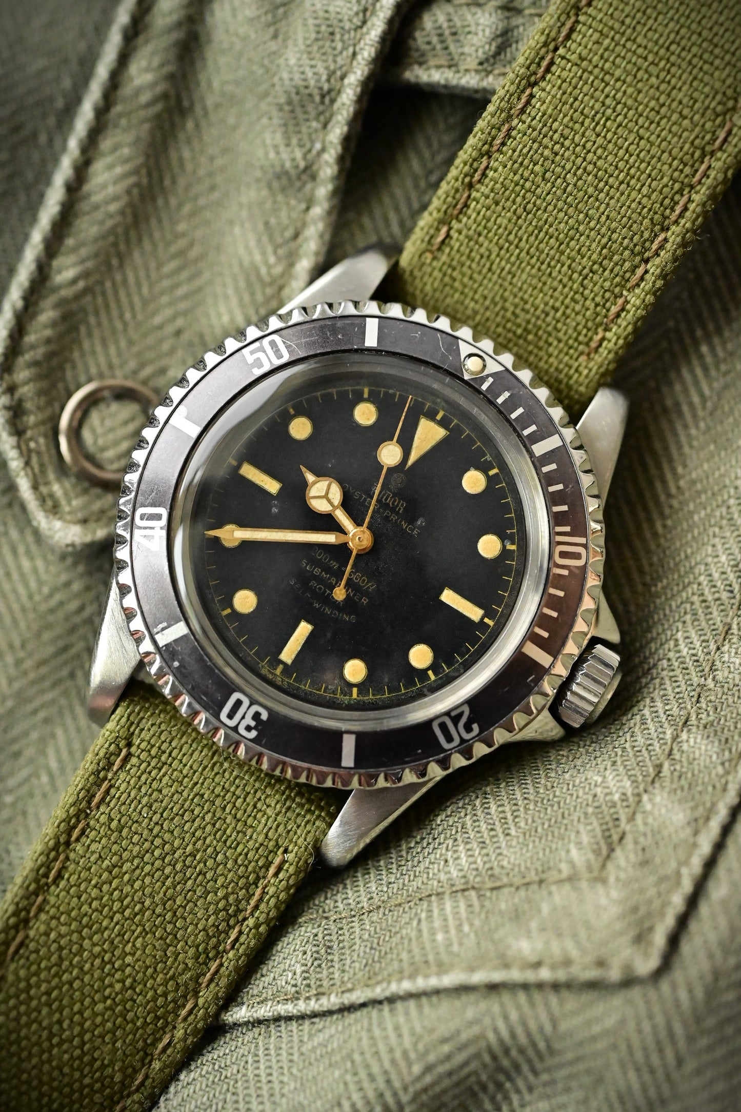 TUDOR Submariner gilt chapter ring "PCG" Ref. 7928