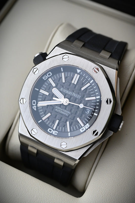 AUDEMARS PIGUET Royal Oak Offshore Diver Ref. 15703ST