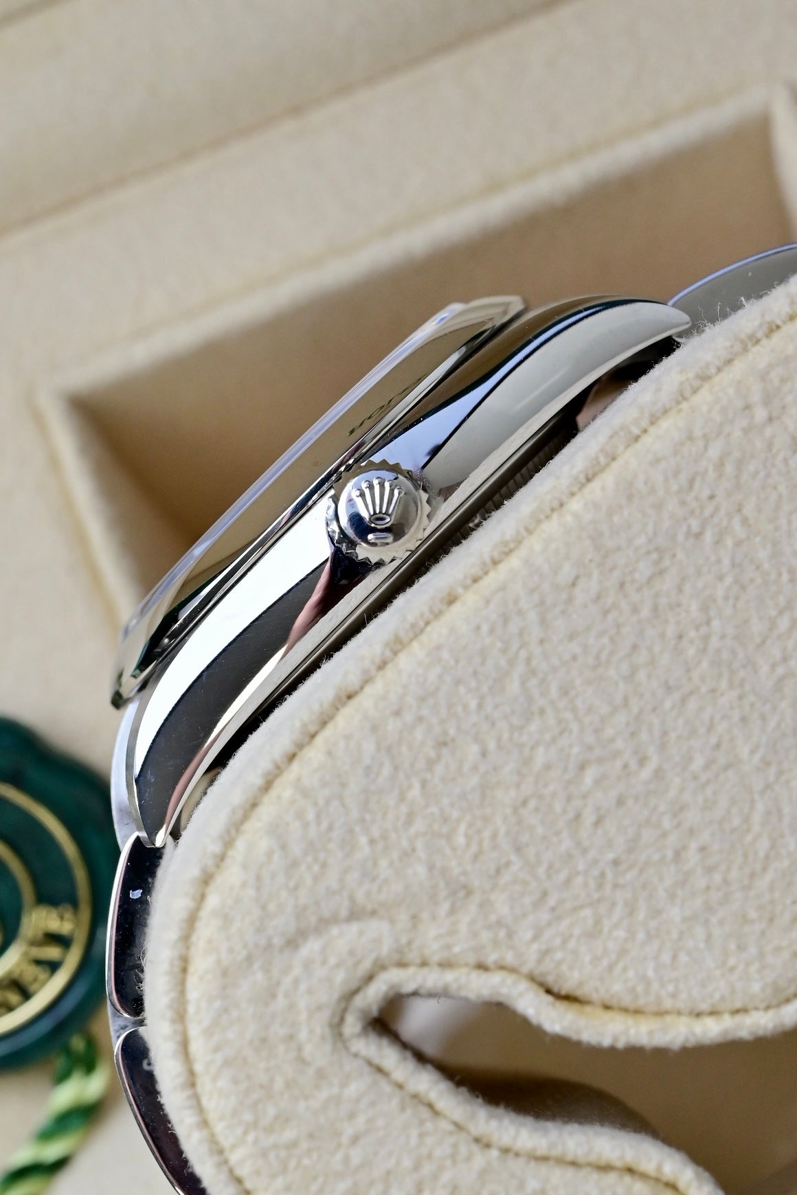 ROLEX Oyster Perpetual Ref. 124200